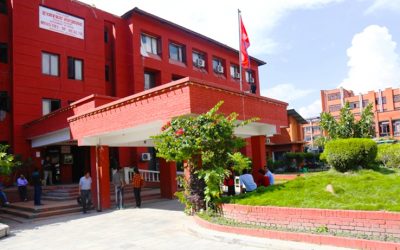 सरकारी सेवामा कार्यरत चिकित्सक तथा स्वास्थ्यकर्मी एवं कर्मचारीलाई निजी स्वास्थ्य संस्थाहरूमा काम गर्न नपाइने