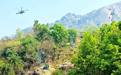 भारतमा केबलकारमा अड्किएकाको हेलिकप्टरबाट उद्धार गर्दा खसेर मृत्यु