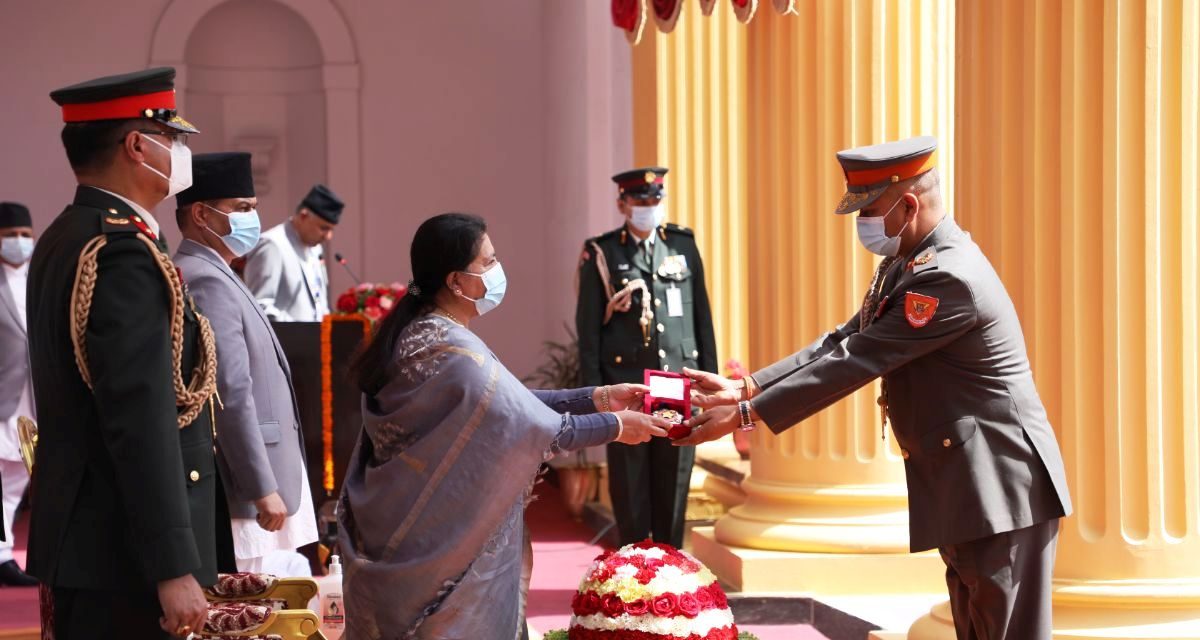 राष्ट्रपतिबाट ख्याति प्राप्त व्यक्तित्वलाई मानपदवी एवम् विभूषण प्रदान