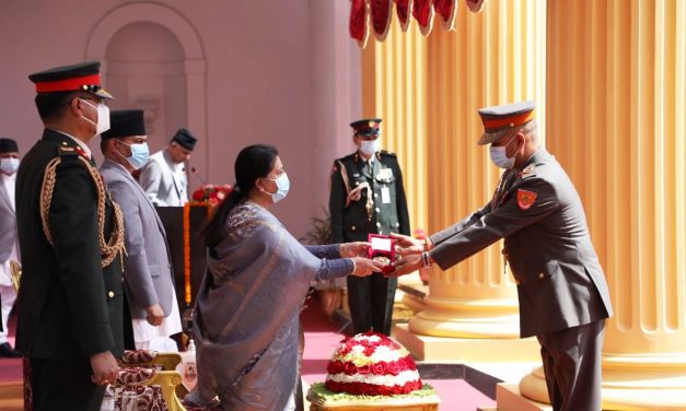 राष्ट्रपतिबाट ख्याति प्राप्त व्यक्तित्वलाई मानपदवी एवम् विभूषण प्रदान