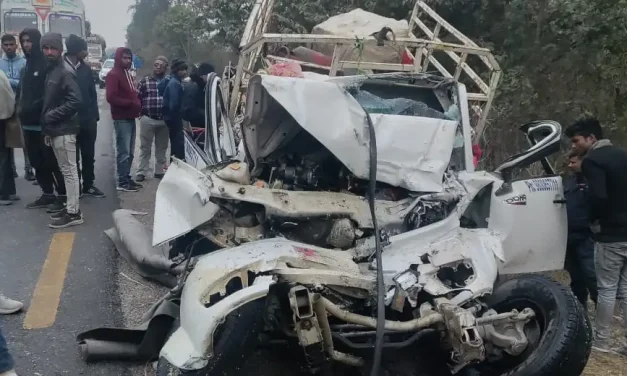 बोलेरो र ट्रक एकापसमा ठोक्किँदा दुईजनाको मृत्यु, तीन घाइते