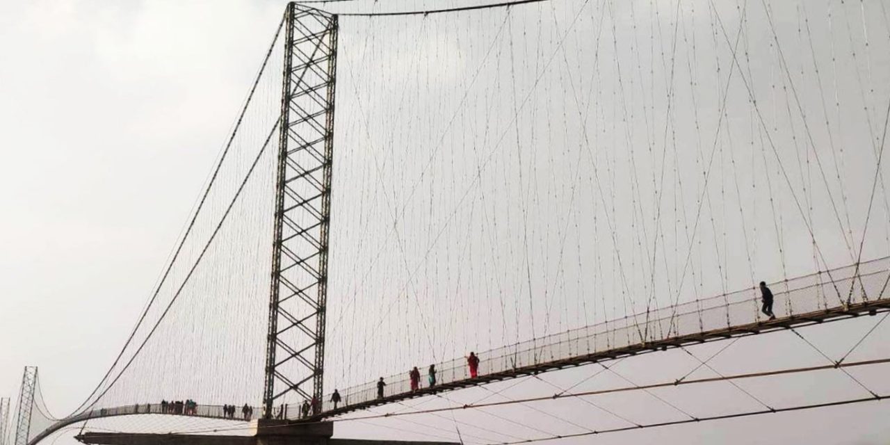 कमला नदीको झोलुंगे पुल उदघाटन गर्न प्रधानमन्त्री प्रचण्ड आउँदै