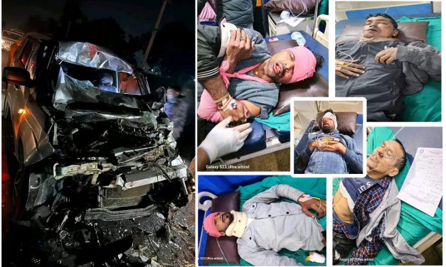 सर्लाहीमा नापी कार्यालयको कर्मचारी सवार बोलेरो दुर्घटना