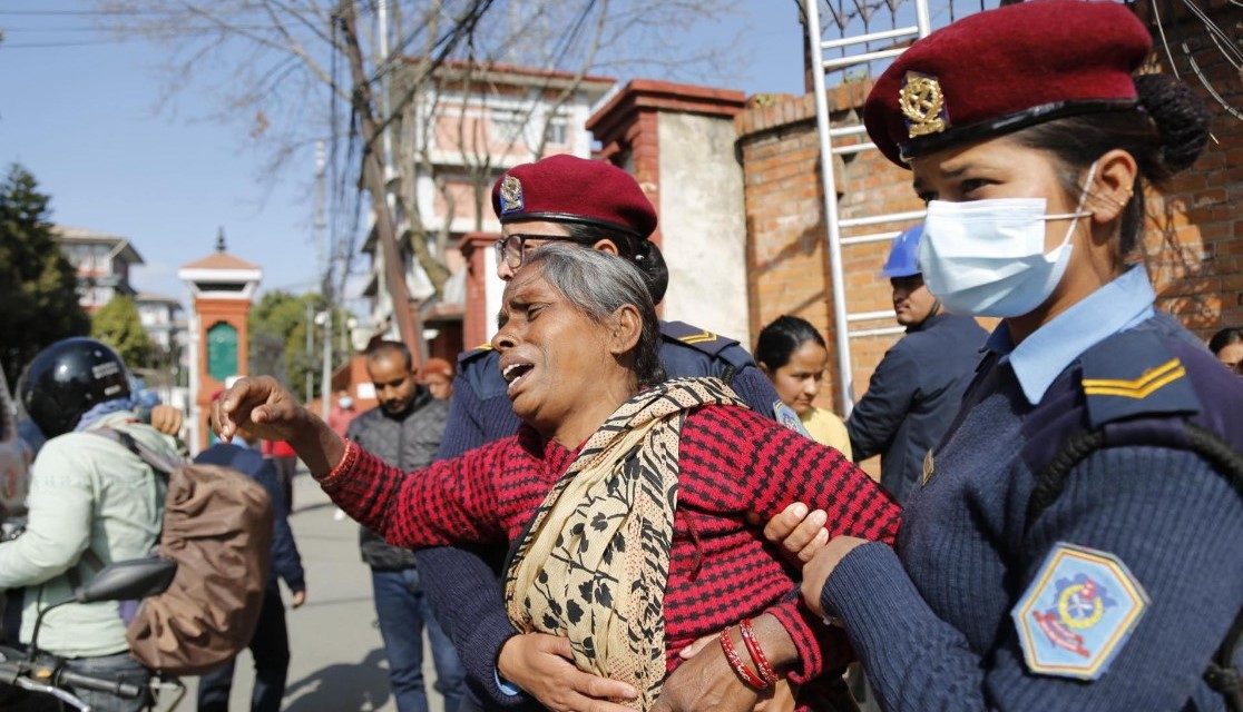 आरती साहका आमा र भाइ प्रहरीको नियन्त्रणमा