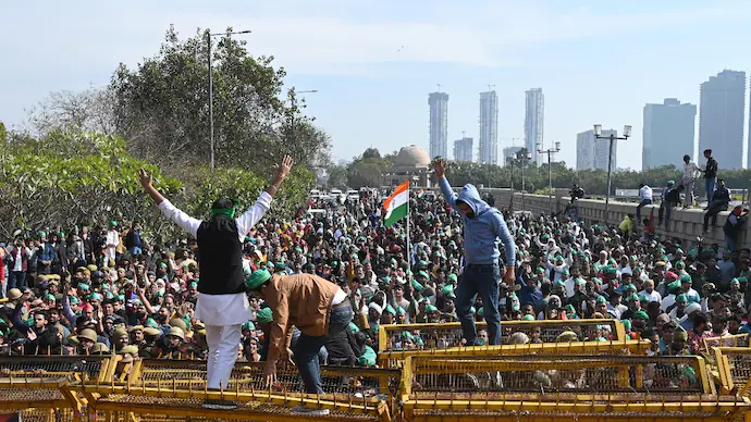 भारतमा किसानको दिल्ली यात्रा शुरु, किसानलाई रोक्न ठाउँठाउँमा ब्यारिकेड