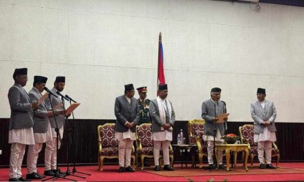 नवनियुक्त १६ मन्त्रीले लिए शपथ