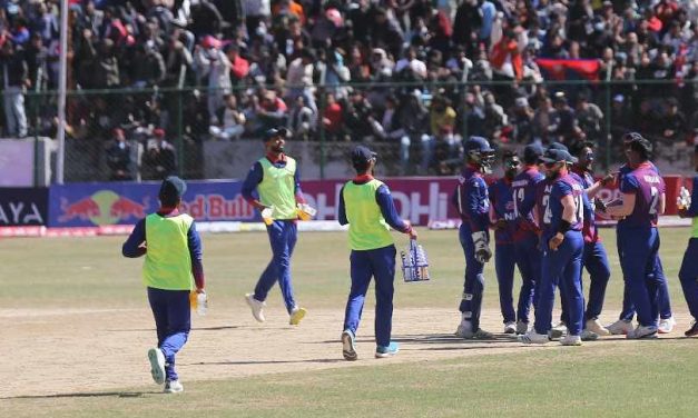 नेपाल ४ विकेटले पराजित