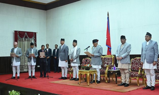 नवनियुक्त ३ जना मन्त्रीले शपथ लिए