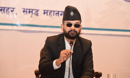 नेताको घरको फोहोर नउठाउने मेयर बालेनको चेतावनी