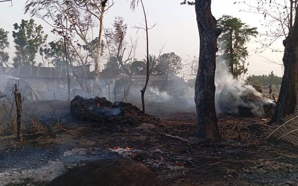 सप्तरीमा आगलागी हुँदा गाउँ नै जल्याे