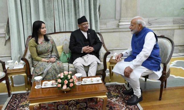 दिल्लीमा प्रधानमन्त्री प्रचण्ड र मोदीको भेट : द्विपक्षीय हितका विविध विषयमा छलफल