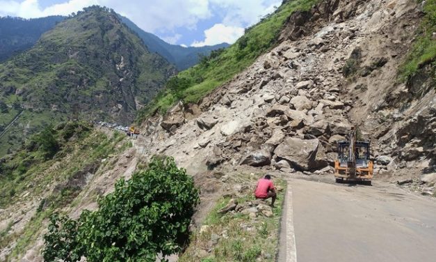 देशभरका नौ सडक खण्ड अवरुद्ध : एक सय ५९ एकतर्फी सञ्चालनमा