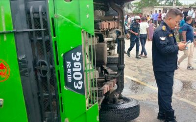 बारामा यात्रुवाहक बस दुर्घटना, १७ जना घाइते