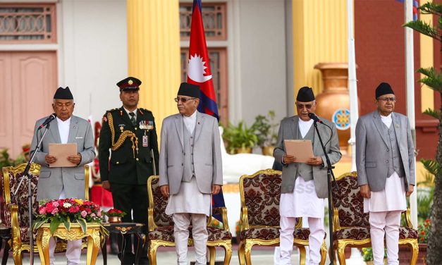 नवनियुक्त प्रधानमन्त्री ओलीले लिए शपथ