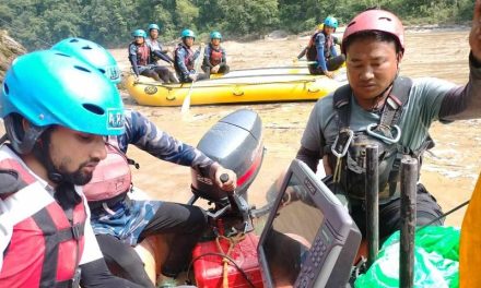 त्रिशूलीमा हराइरहेका बस र यात्रु खोज्न १ सय ३२ किमीकाे दूरीमा ३ सय १ जना सशस्त्र प्रहरी परिचालन