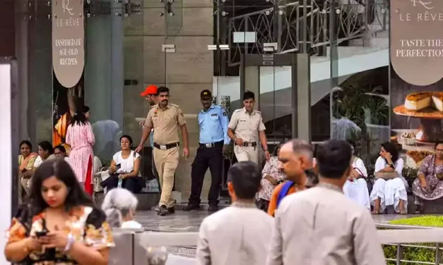 बम आक्रमणको धम्कीपछि नयाँदिल्लीको सुरक्षा कडा