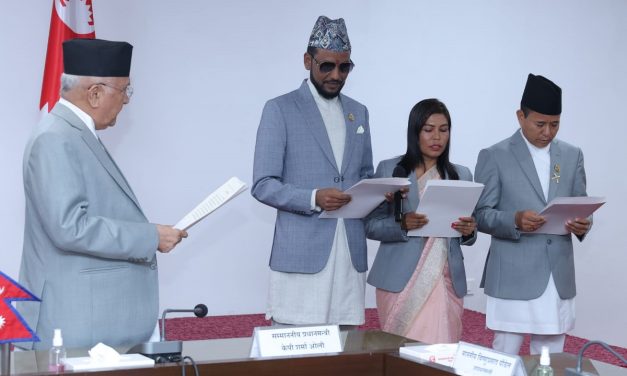 तीन राज्यमन्त्रीले लिए सपथ, दुई पटकमै ओली क्याबिनेटले पायो पूर्णता