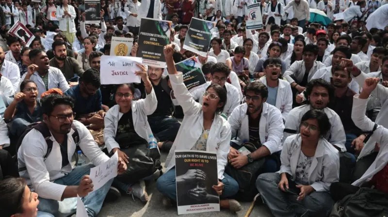 प्रशिक्षार्थी डाक्टरको बलात्कार र हत्याको विरोधमा भारतभरका डाक्टर आन्दोलनमा