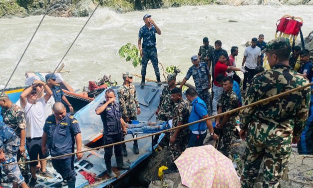 यी हुन् तनहुँ बस दुर्घटनाका २७ मृतक र १६ घाइते (नामावलीसहित)