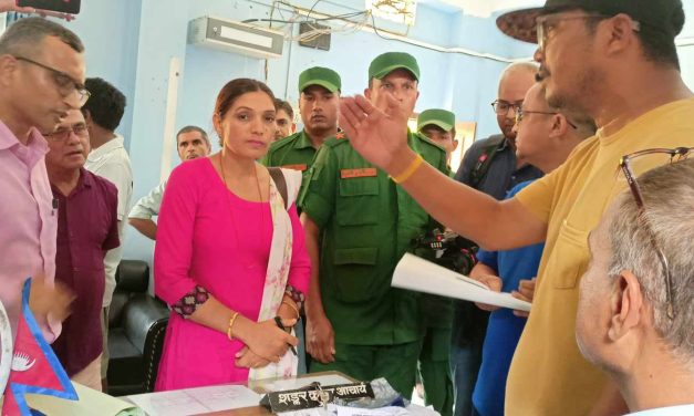 वडाध्यक्ष र नगरप्रमुखबिच घम्साघम्सी