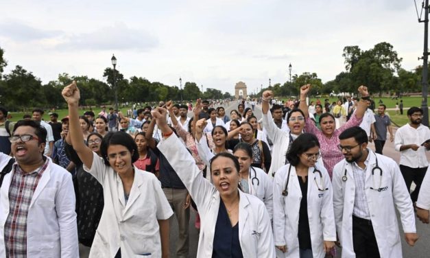 अस्पतालमै डाक्टरको बलात्कार र हत्या, भारतमा ९ दिनदेखि प्रदर्शन
