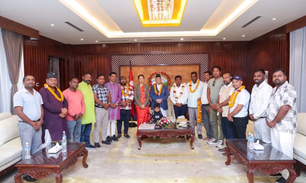 प्रधानमन्त्री ओलीसंग नवनिर्वाचित अध्यक्ष भण्डारीको ११ बुँदे माग