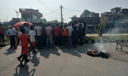 धनुषाको विद्यार्थीको सिन्धुलीमा मृत्यु ! न्याय माग्दै सपहीमा चक्काजाम