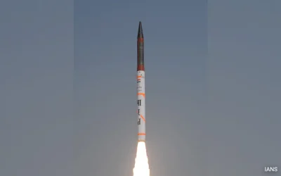 भारतले ब्यालेस्टिक मिसाइल अग्नि–४ को सफलतापूर्वक प्रक्षेपण गर्‍याे