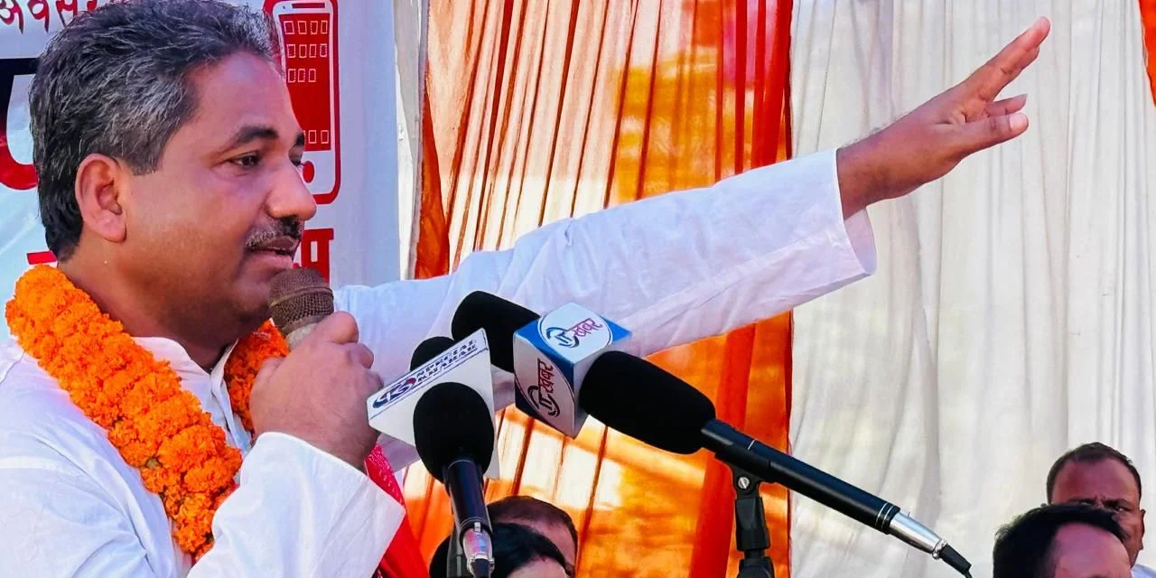 सरकार ‘नालायक’ भयो : प्रभु साह