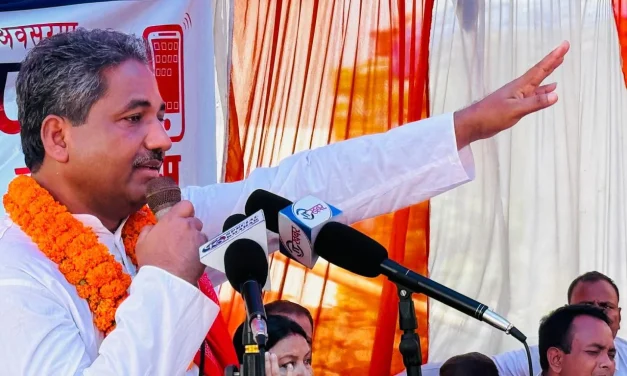 सरकार ‘नालायक’ भयो : प्रभु साह