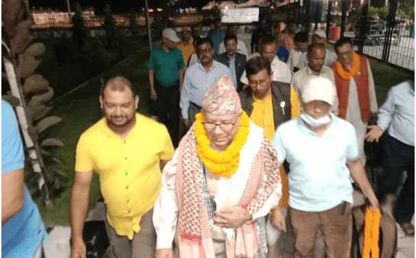 जनतालाई केन्द्रमा राखेर काम गर्नुपर्छ : माधव नेपाल