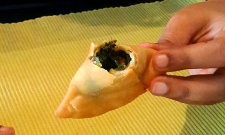 समोसामा कीरा भेटिएपछि एक होटललाई २० हजार रुपैयाँ जरीमाना